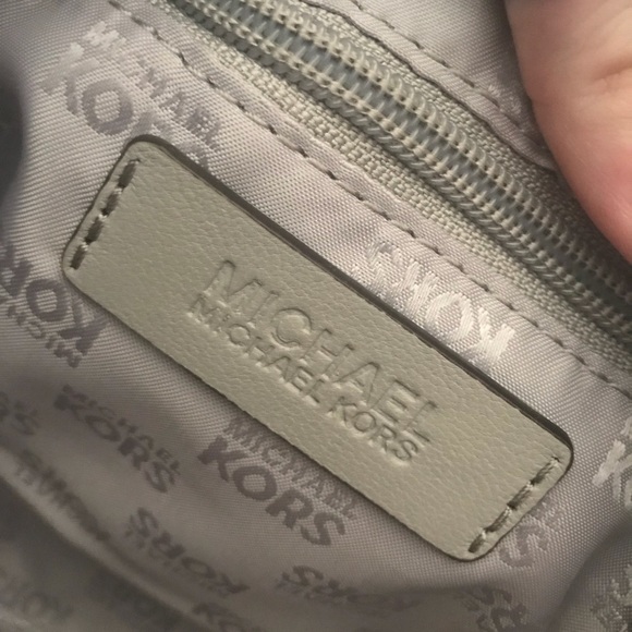 Michael Kors Handbag - Picture 2 of 8